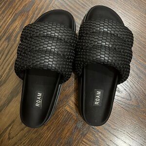 Roam black platform sandals size 38